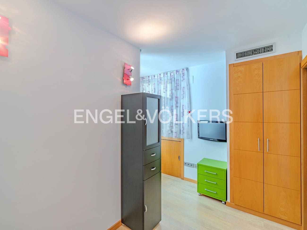 Lejlighed til salg i Alicante by med swimmingpool garage - € 295.000 (Ref: 8956217)