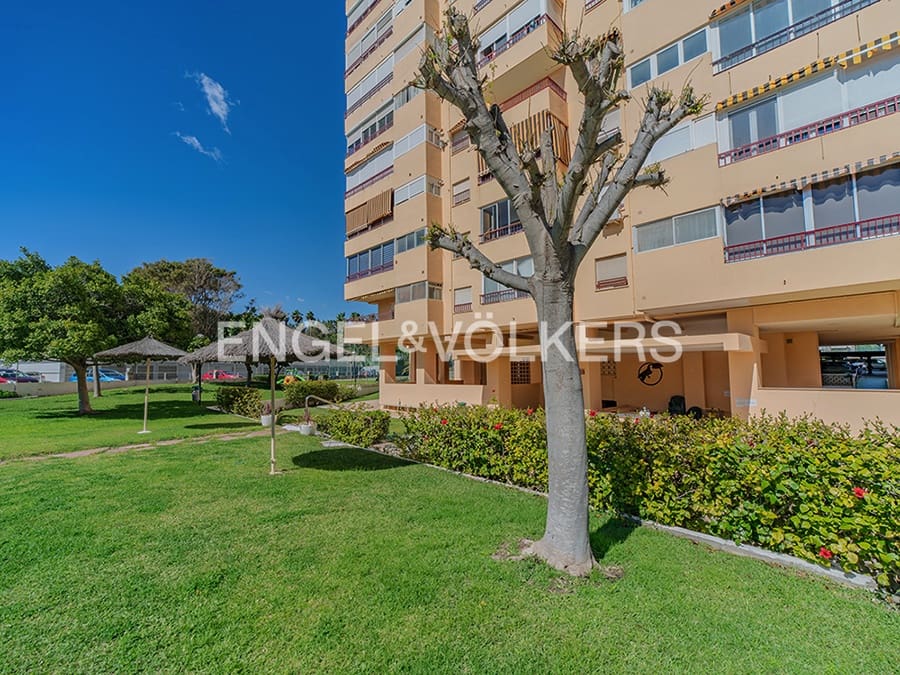 Lejlighed til salg i Alicante by med swimmingpool garage - € 295.000 (Ref: 8956217)