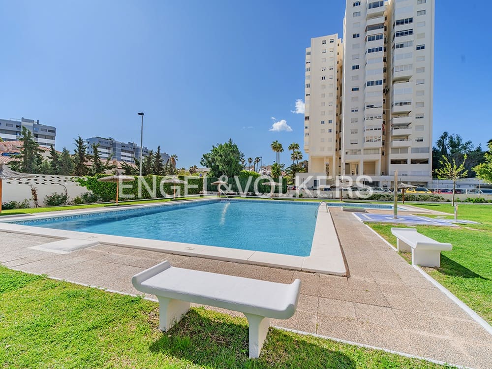 Lejlighed til salg i Alicante by med swimmingpool garage - € 295.000 (Ref: 8956217)