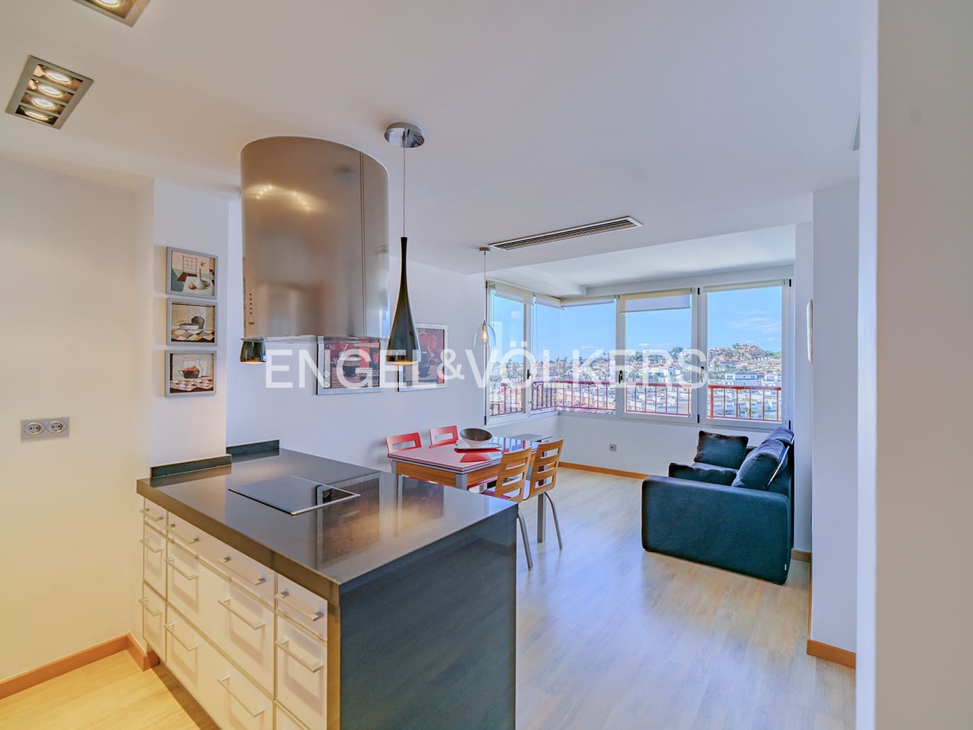 Lejlighed til salg i Alicante by med swimmingpool garage - € 295.000 (Ref: 8956217)