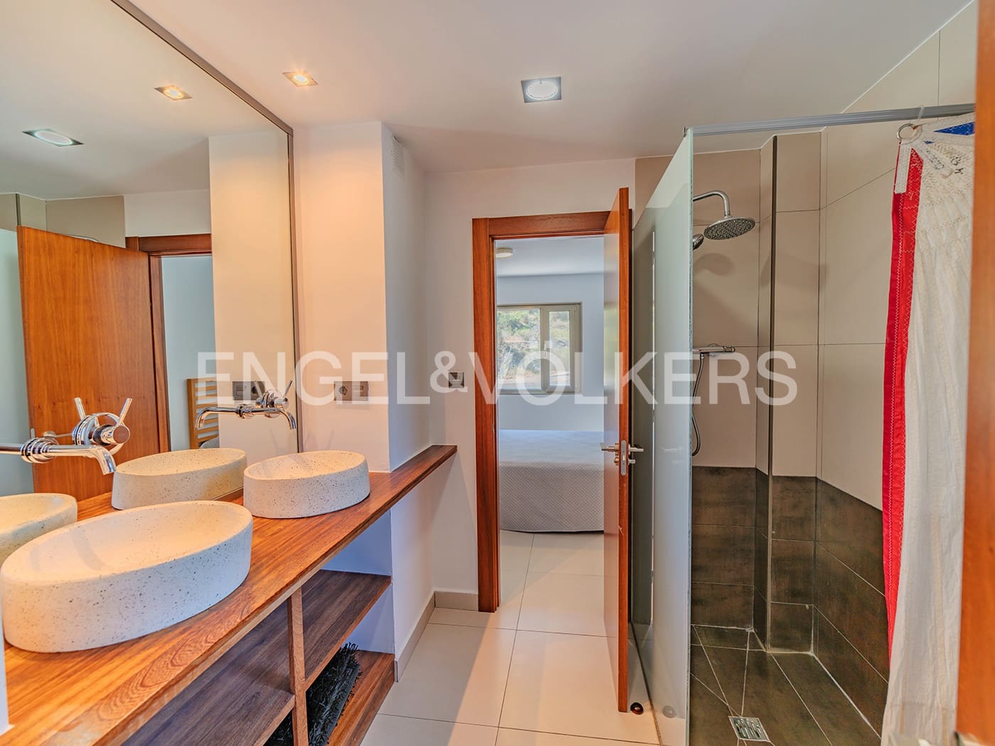 5 soveværelse Villa til salg i Alicante by med swimmingpool garage - € 1.350.000 (Ref: 8971052)