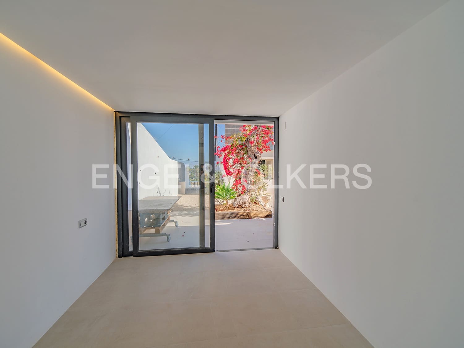 5 soveværelse Villa til salg i Alicante by med swimmingpool garage - € 1.350.000 (Ref: 8971052)