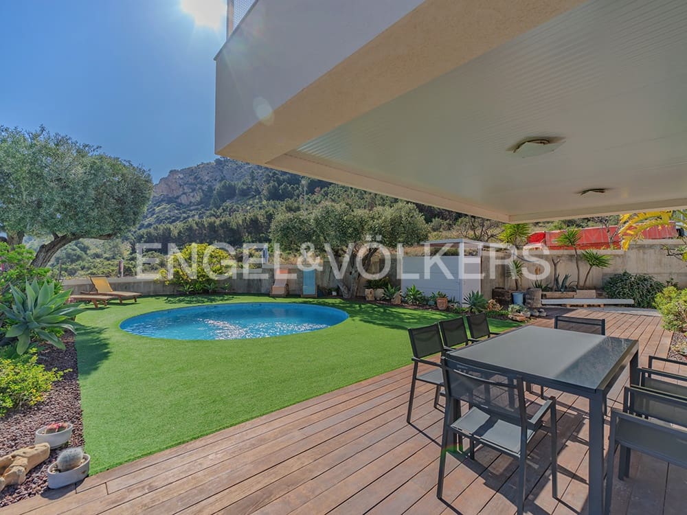 5 soveværelse Villa til salg i Alicante by med swimmingpool garage - € 1.350.000 (Ref: 8971052)