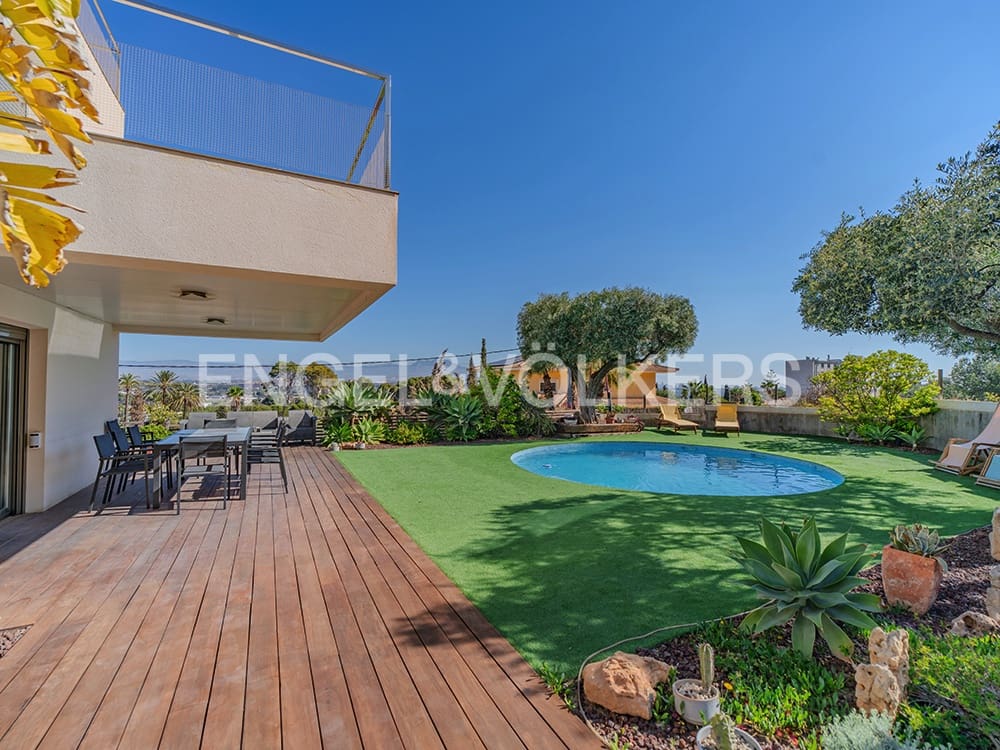 5 soveværelse Villa til salg i Alicante by med swimmingpool garage - € 1.350.000 (Ref: 8971052)