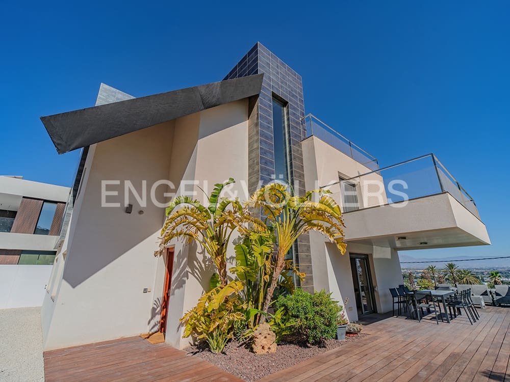 5 soveværelse Villa til salg i Alicante by med swimmingpool garage - € 1.350.000 (Ref: 8971052)