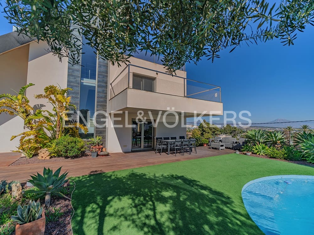 5 soveværelse Villa til salg i Alicante by med swimmingpool garage - € 1.350.000 (Ref: 8971052)