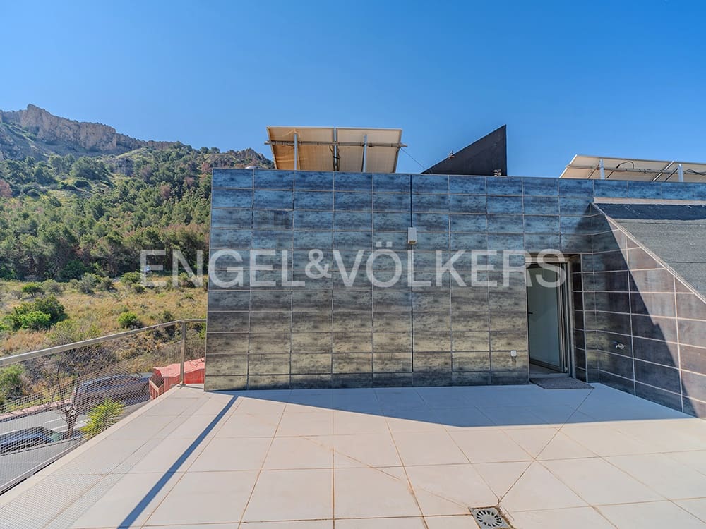 5 soveværelse Villa til salg i Alicante by med swimmingpool garage - € 1.350.000 (Ref: 8971052)