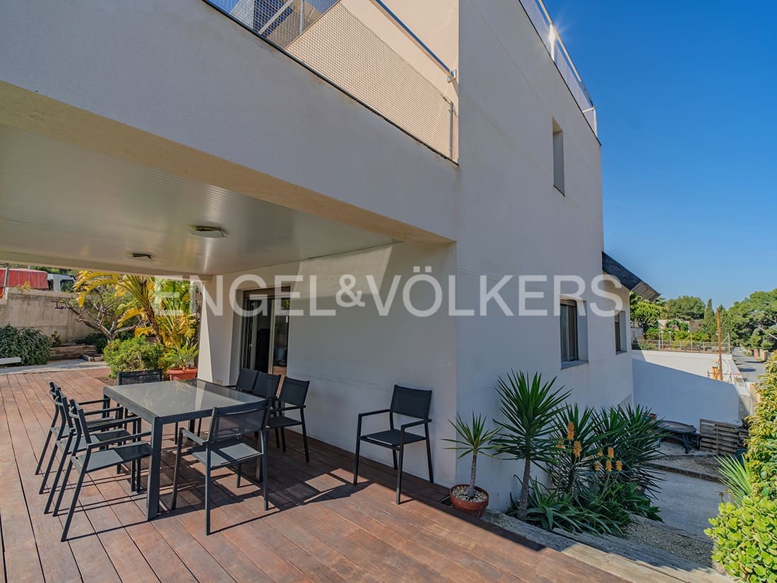 5 soveværelse Villa til salg i Alicante by med swimmingpool garage - € 1.350.000 (Ref: 8971052)