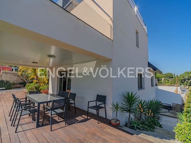 5 soveværelse Villa til salg i Vistahermosa, Alicante by med swimmingpool garage - € 1.350.000 (Ref: 8971052)