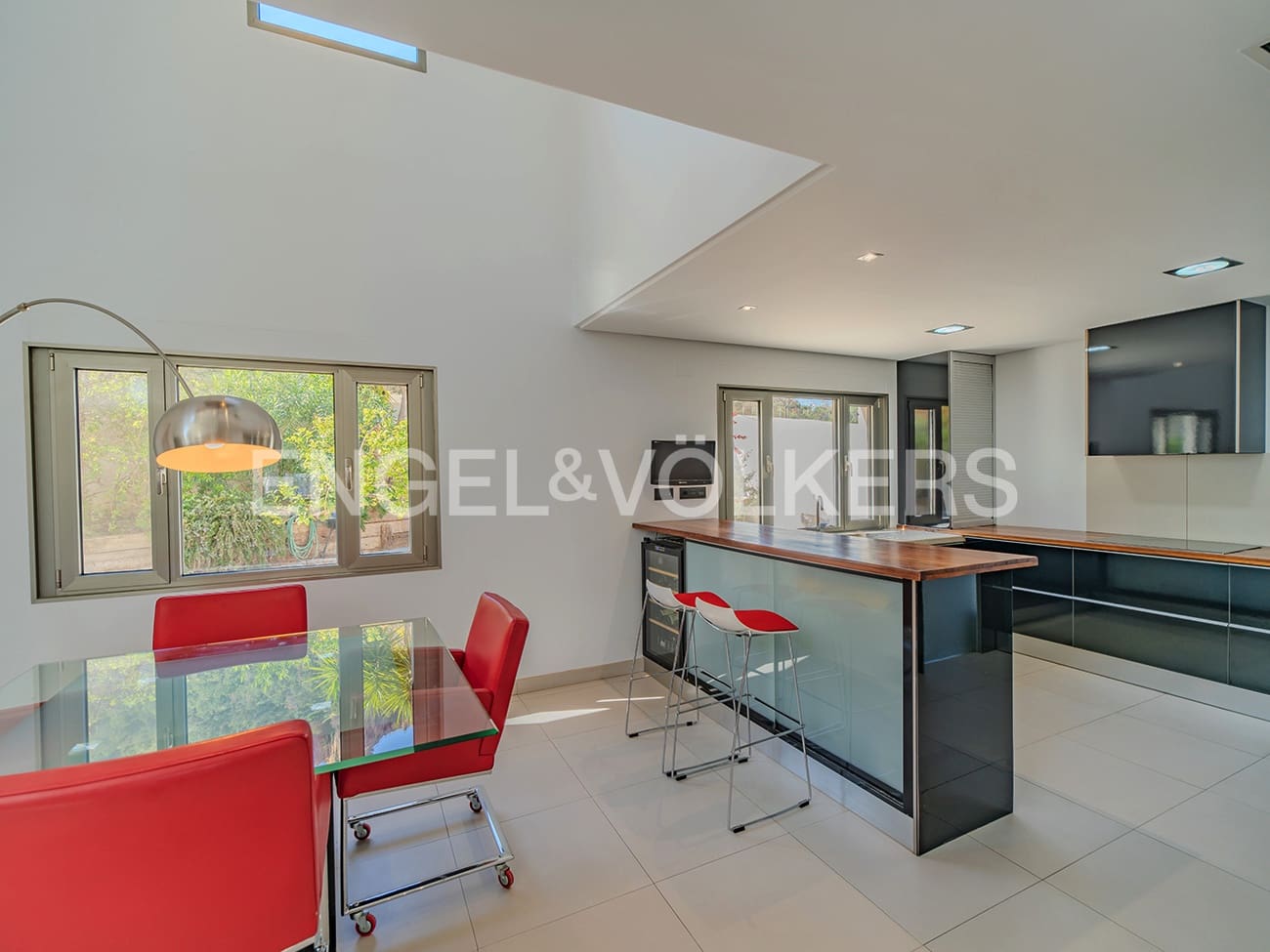 5 soveværelse Villa til salg i Alicante by med swimmingpool garage - € 1.350.000 (Ref: 8971052)