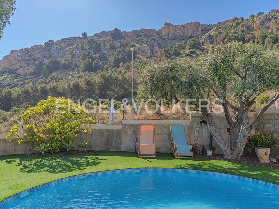 5 soveværelse Villa til salg i Alicante by med swimmingpool garage - € 1.350.000 (Ref: 8971052)