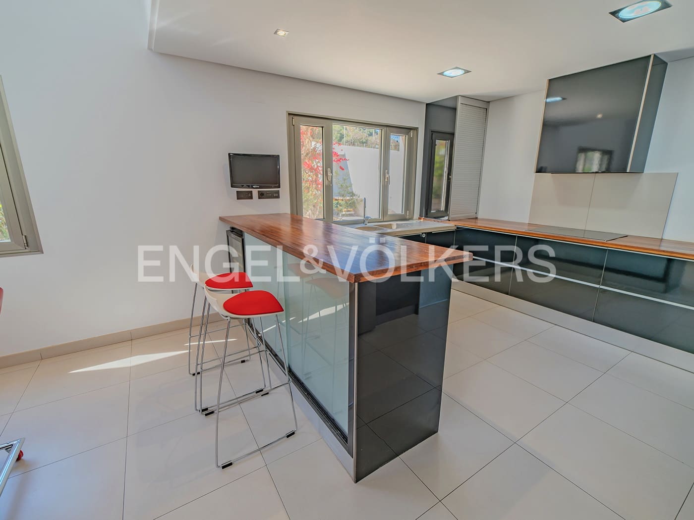 5 soveværelse Villa til salg i Alicante by med swimmingpool garage - € 1.350.000 (Ref: 8971052)