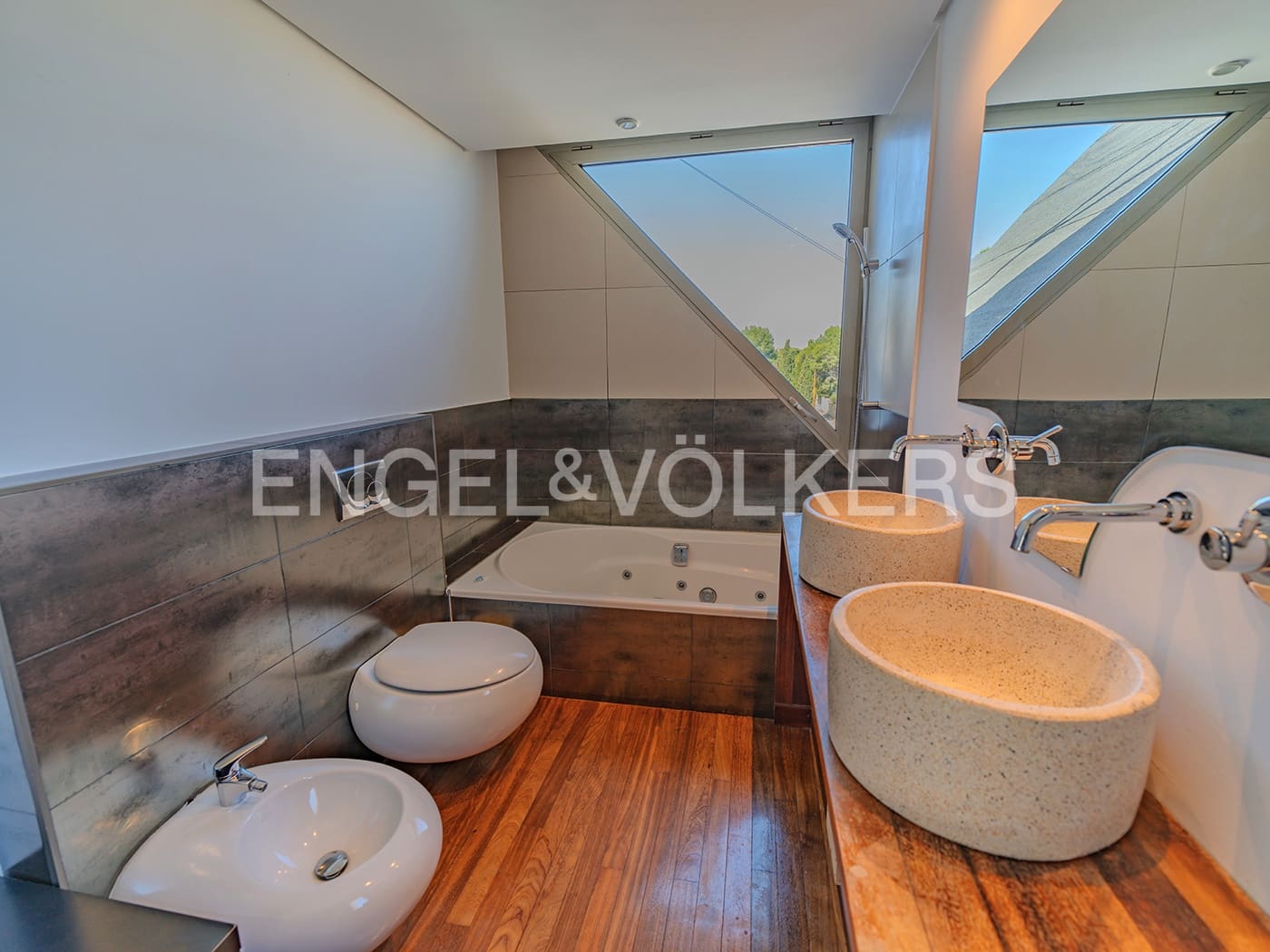 5 soveværelse Villa til salg i Alicante by med swimmingpool garage - € 1.350.000 (Ref: 8971052)