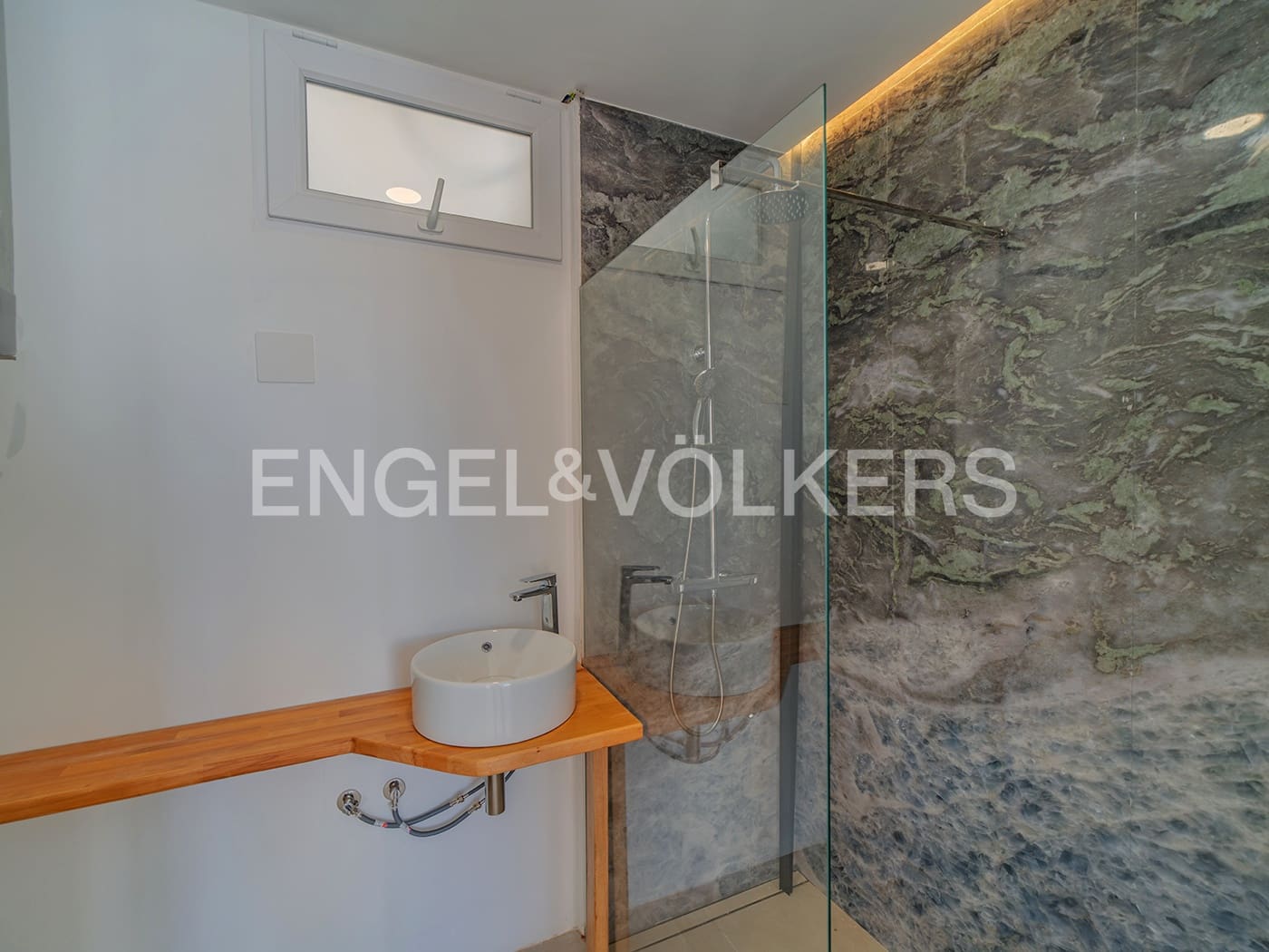 5 soveværelse Villa til salg i Alicante by med swimmingpool garage - € 1.350.000 (Ref: 8971052)