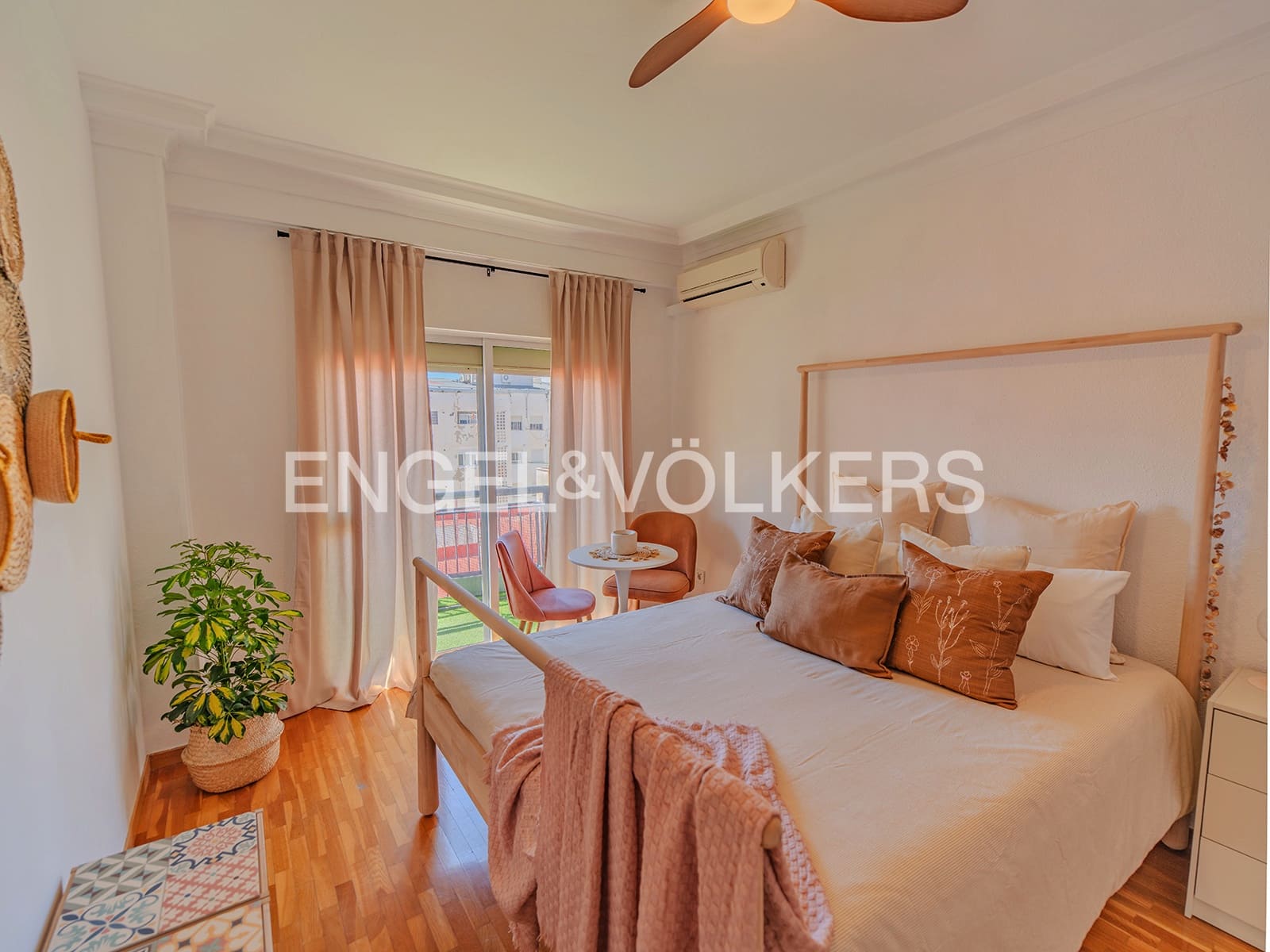 4 soveværelse Lejlighed til salg i Alicante by - € 390.000 (Ref: 9032654)