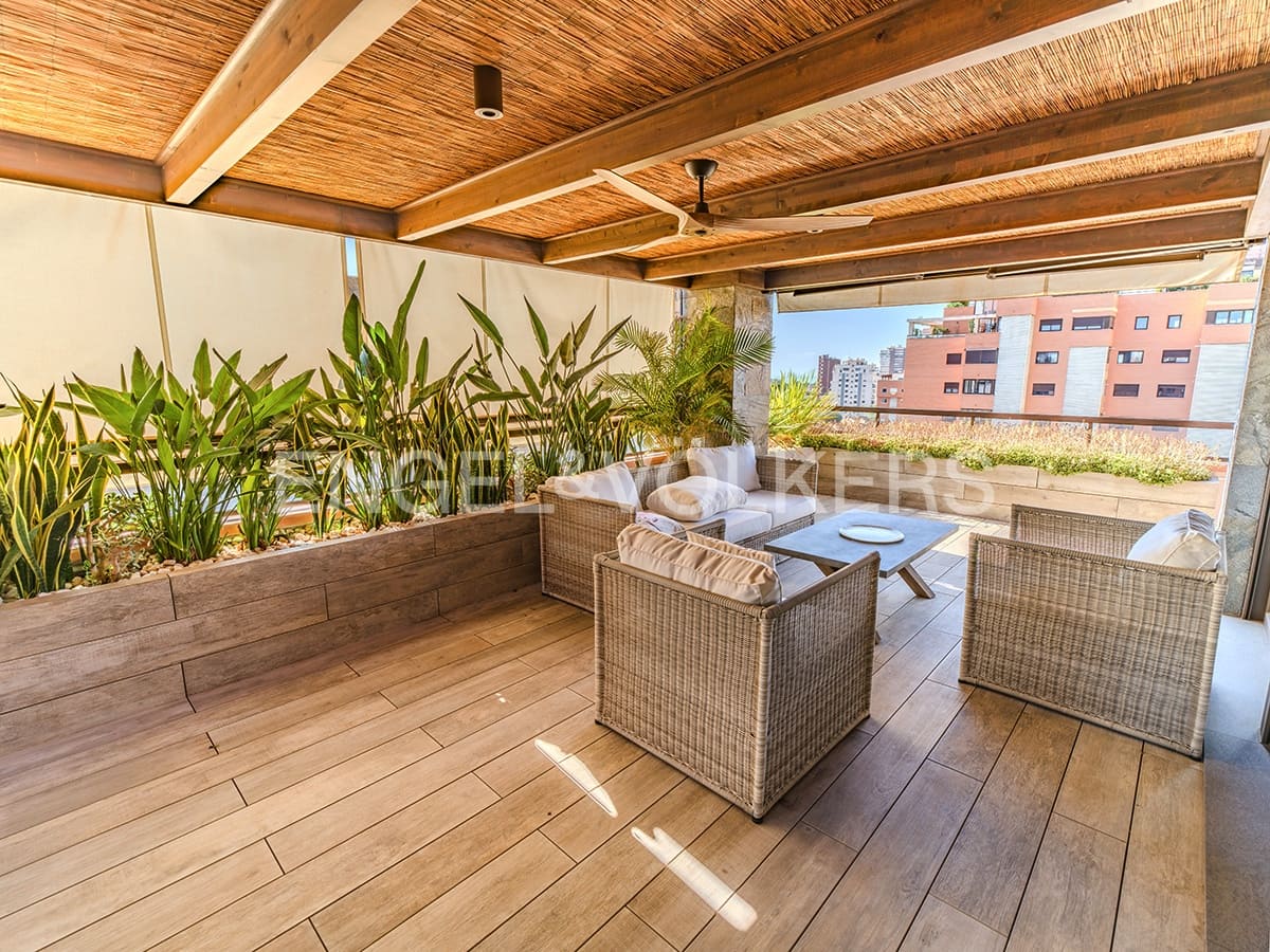 5 soveværelse Penthouse til salg i Alicante by med swimmingpool garage - € 1.370.000 (Ref: 9032730)