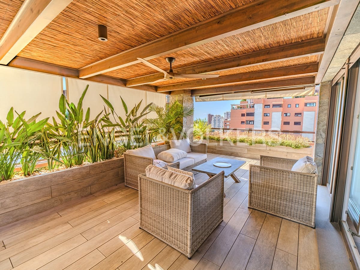 5 soveværelse Penthouse til salg i Alicante by med swimmingpool garage - € 1.370.000 (Ref: 9032730)