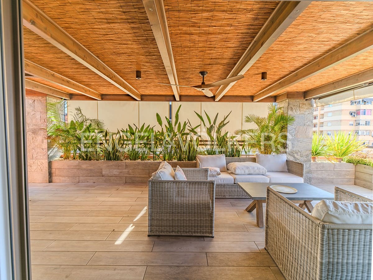 5 soveværelse Penthouse til salg i Alicante by med swimmingpool garage - € 1.370.000 (Ref: 9032730)