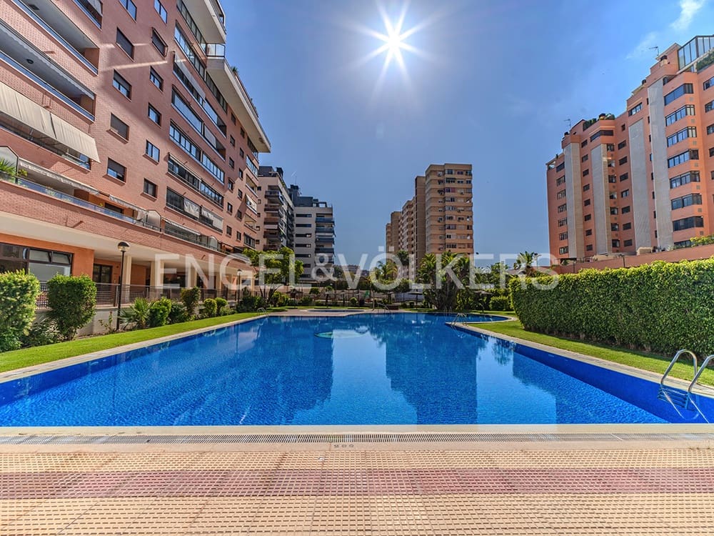 5 soveværelse Penthouse til salg i Alicante by med swimmingpool garage - € 1.370.000 (Ref: 9032730)