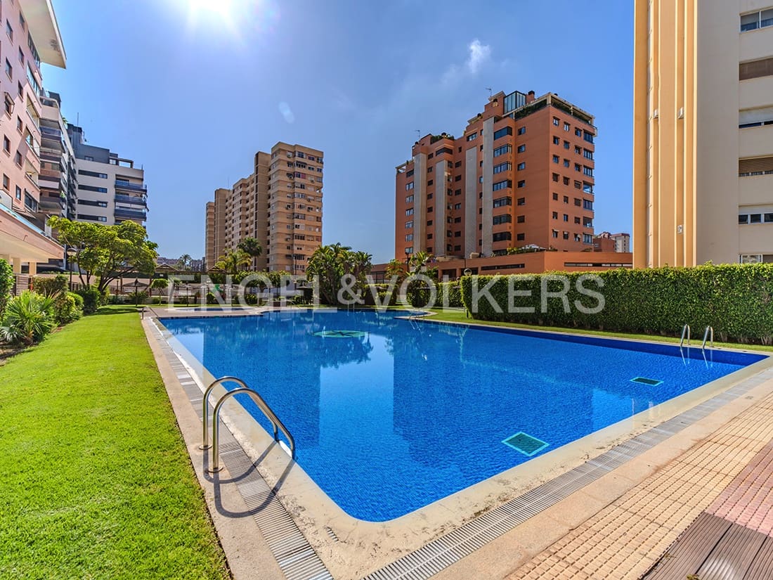 5 soveværelse Penthouse til salg i Alicante by med swimmingpool garage - € 1.370.000 (Ref: 9032730)