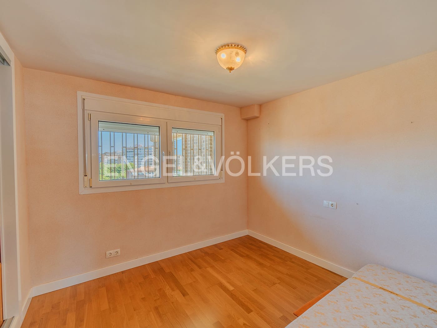 4 soveværelse Lejlighed til salg i Alicante by med swimmingpool garage - € 849.000 (Ref: 9033202)