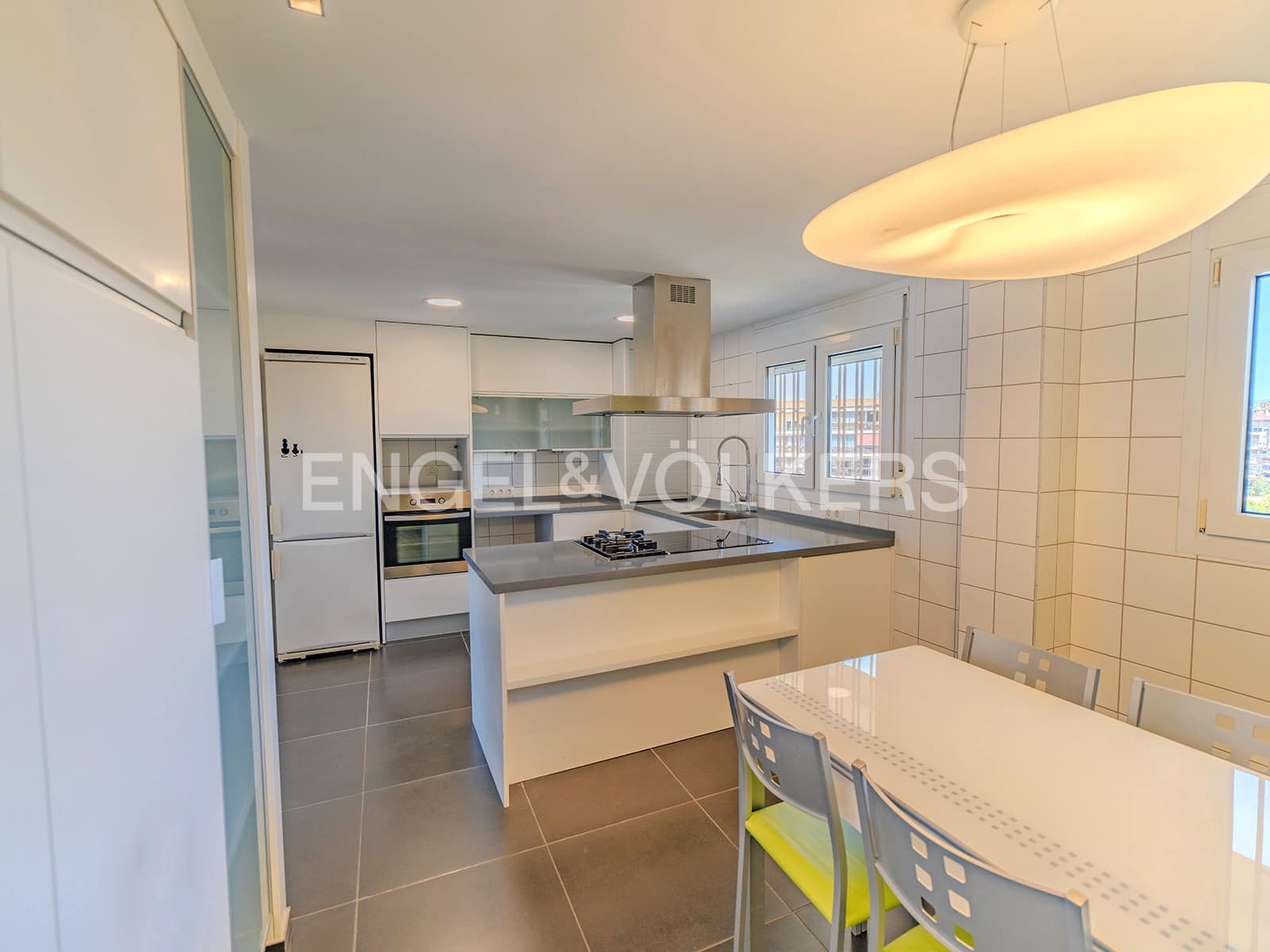 4 soveværelse Lejlighed til salg i Alicante by med swimmingpool garage - € 849.000 (Ref: 9033202)