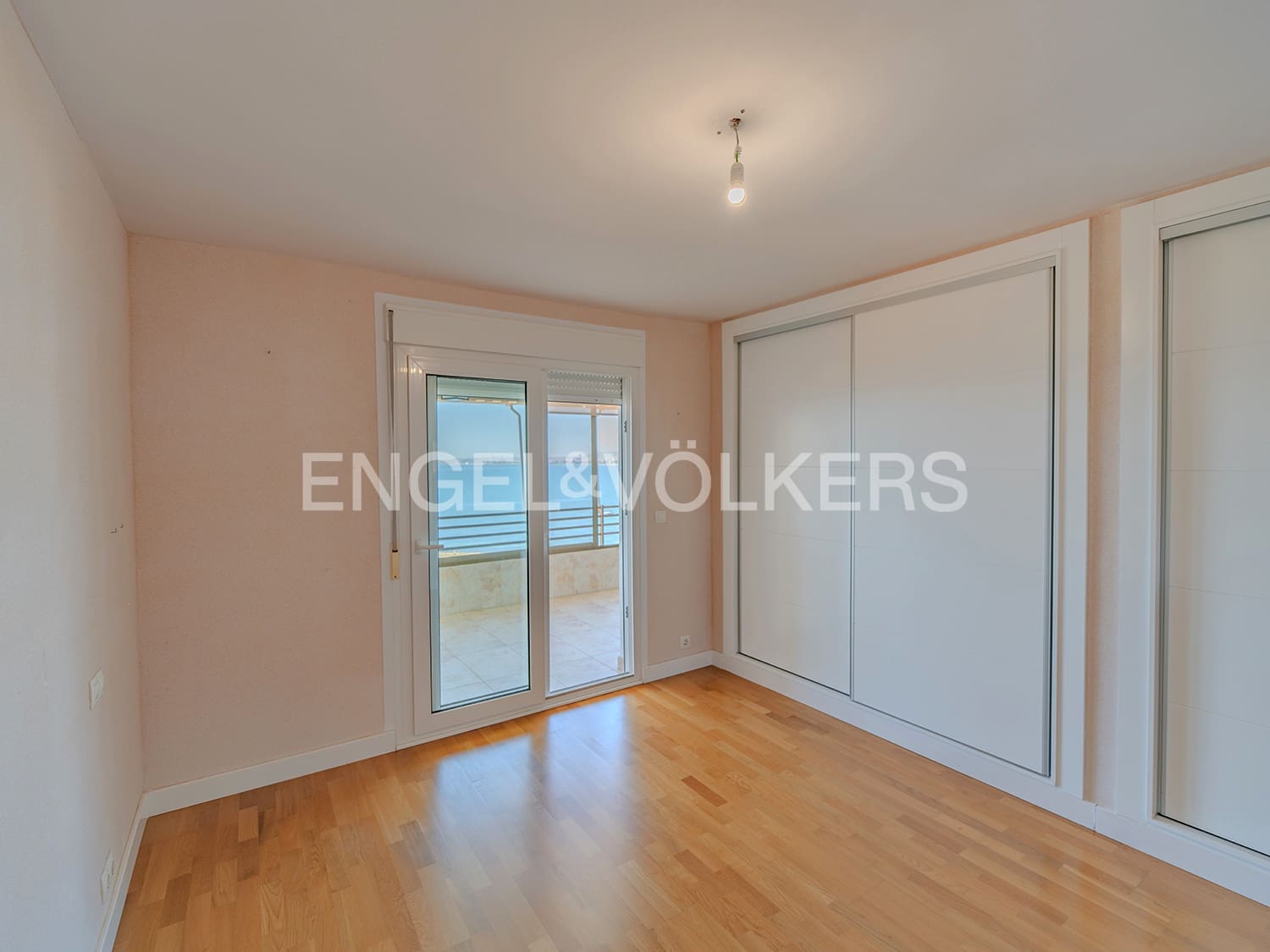 4 soveværelse Lejlighed til salg i Alicante by med swimmingpool garage - € 849.000 (Ref: 9033202)