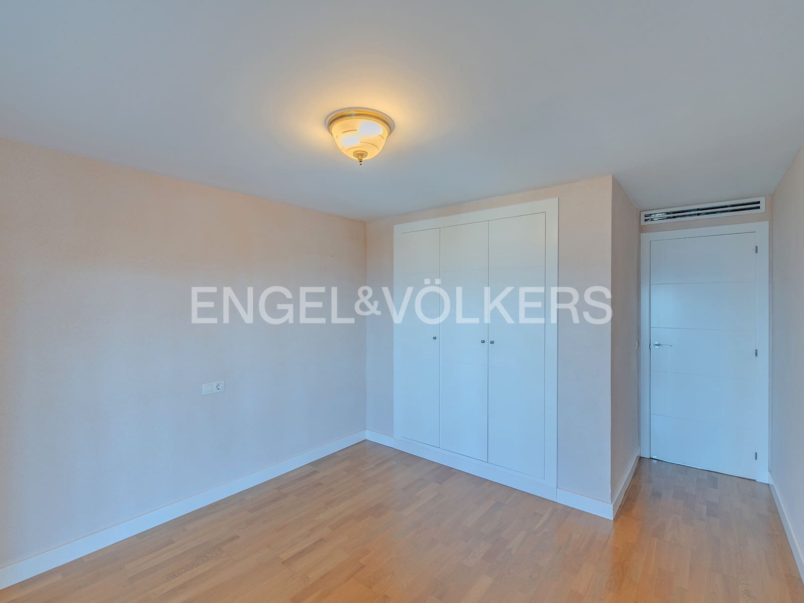 4 soveværelse Lejlighed til salg i Alicante by med swimmingpool garage - € 849.000 (Ref: 9033202)