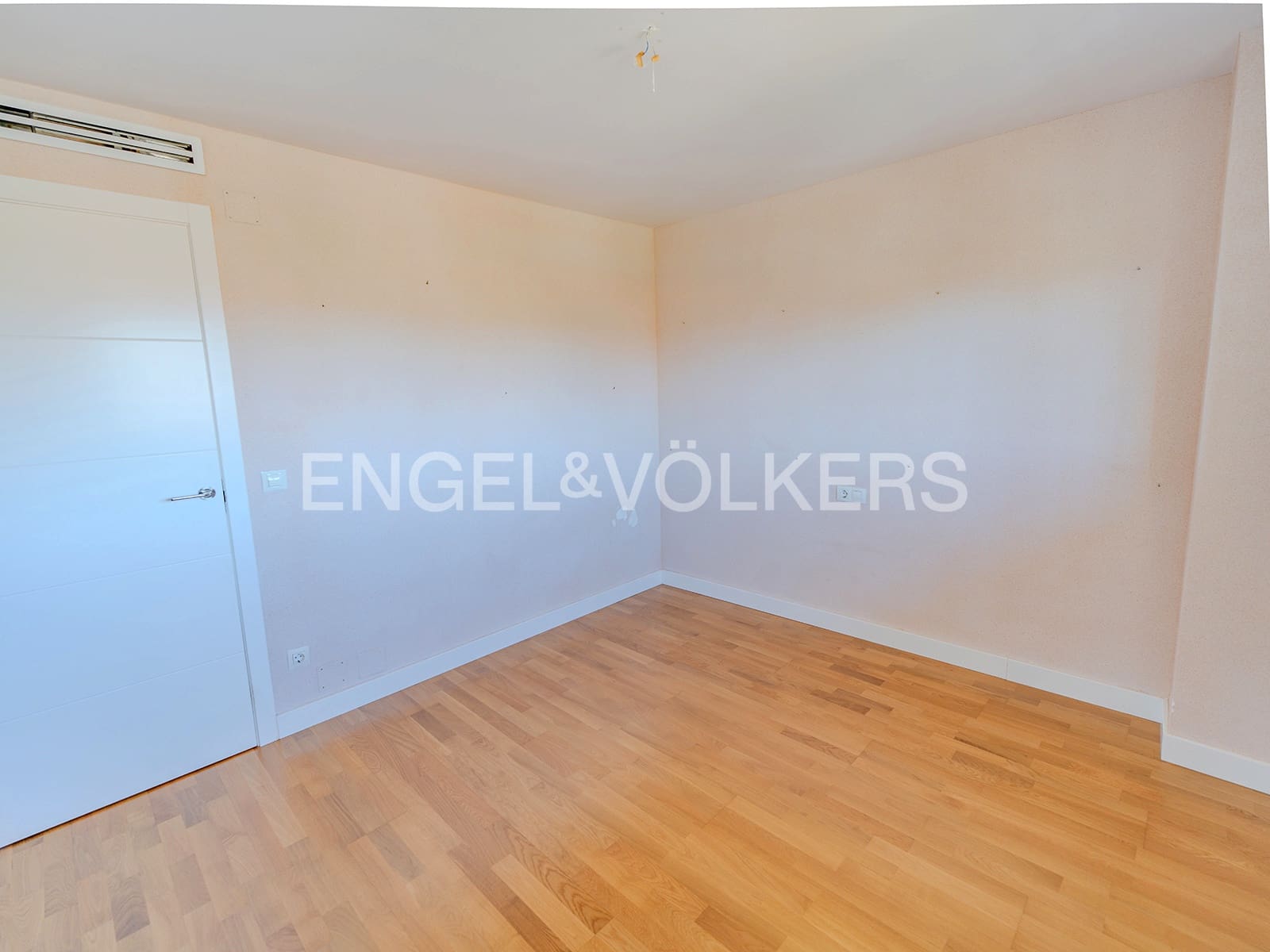 4 soveværelse Lejlighed til salg i Alicante by med swimmingpool garage - € 849.000 (Ref: 9033202)