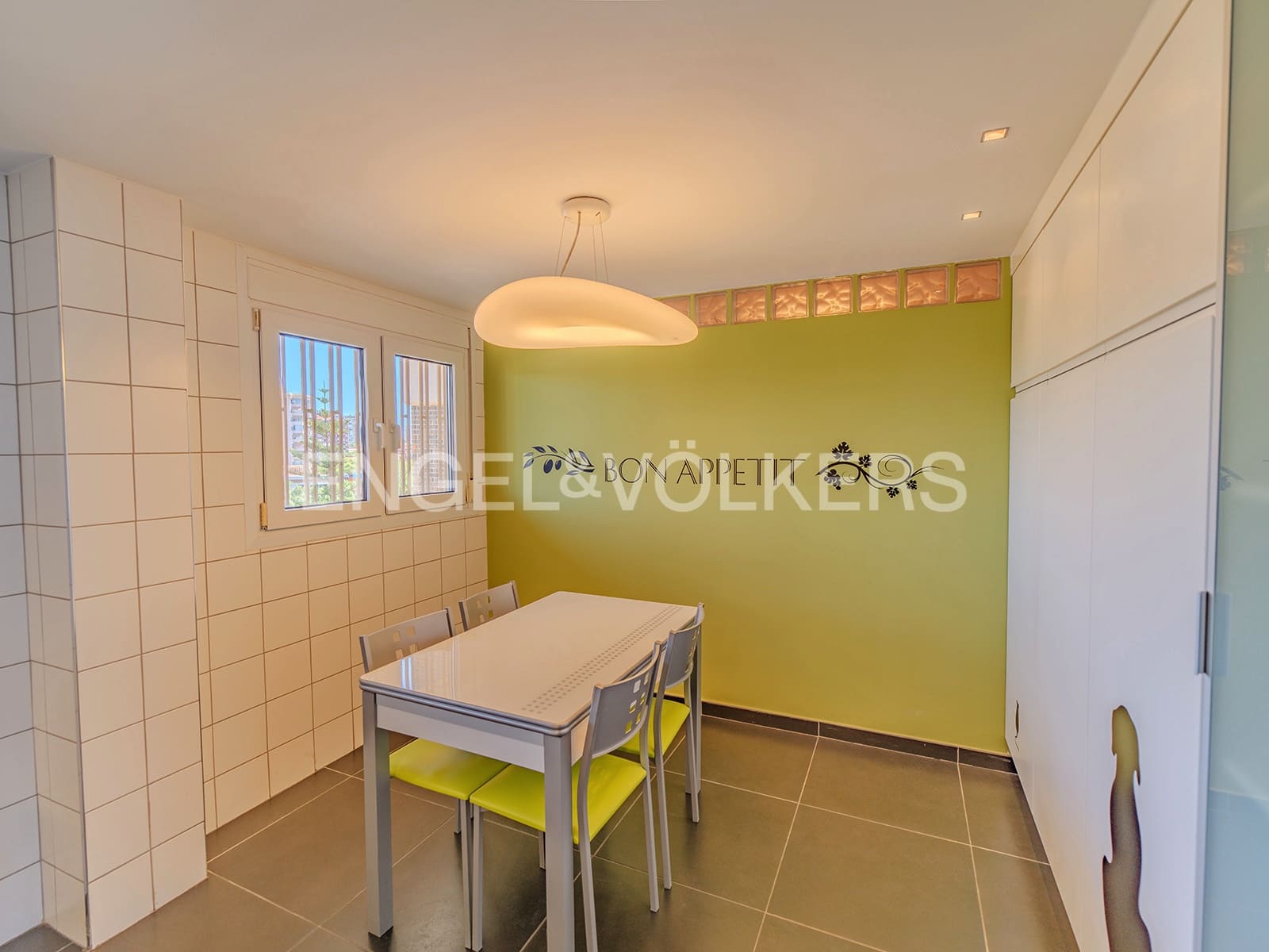 4 soveværelse Lejlighed til salg i Alicante by med swimmingpool garage - € 849.000 (Ref: 9033202)