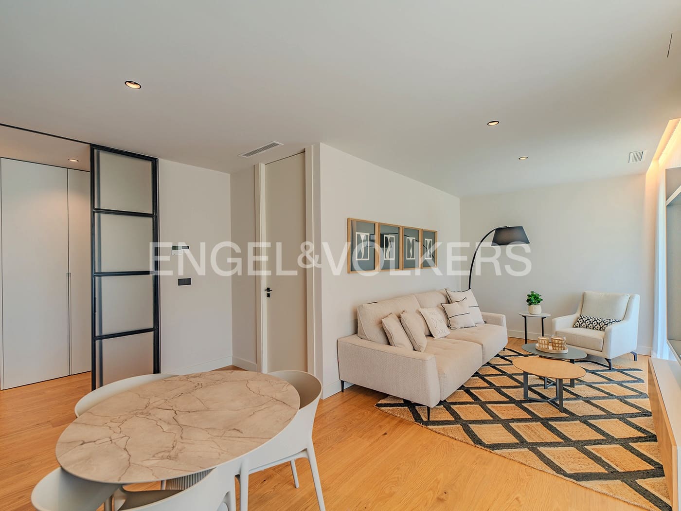 Villa for sale in Alicante / Alacant city with pool garage - € 2,650,000 (Ref: 9033212)