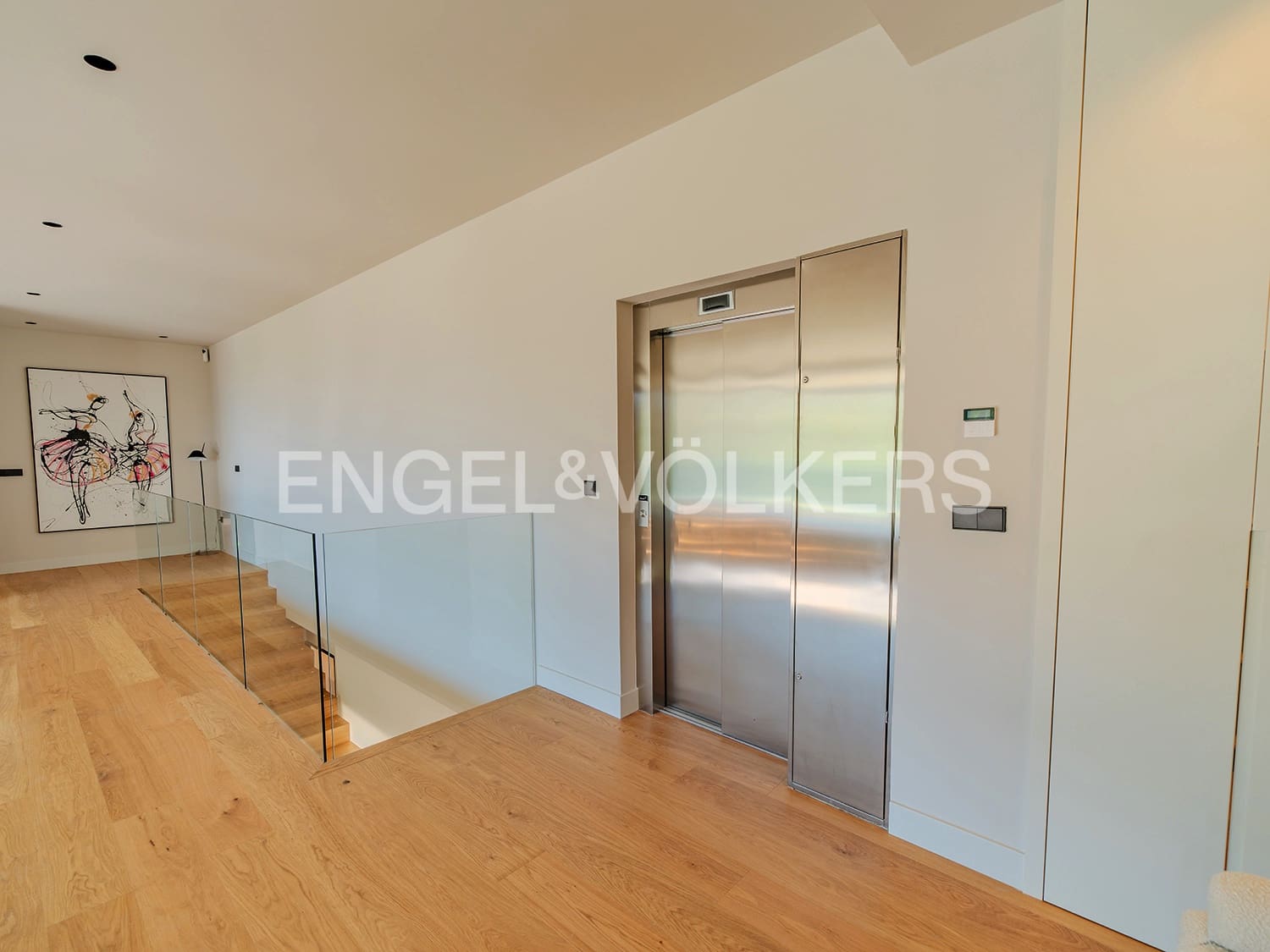 Villa for sale in Alicante / Alacant city with pool garage - € 2,650,000 (Ref: 9033212)