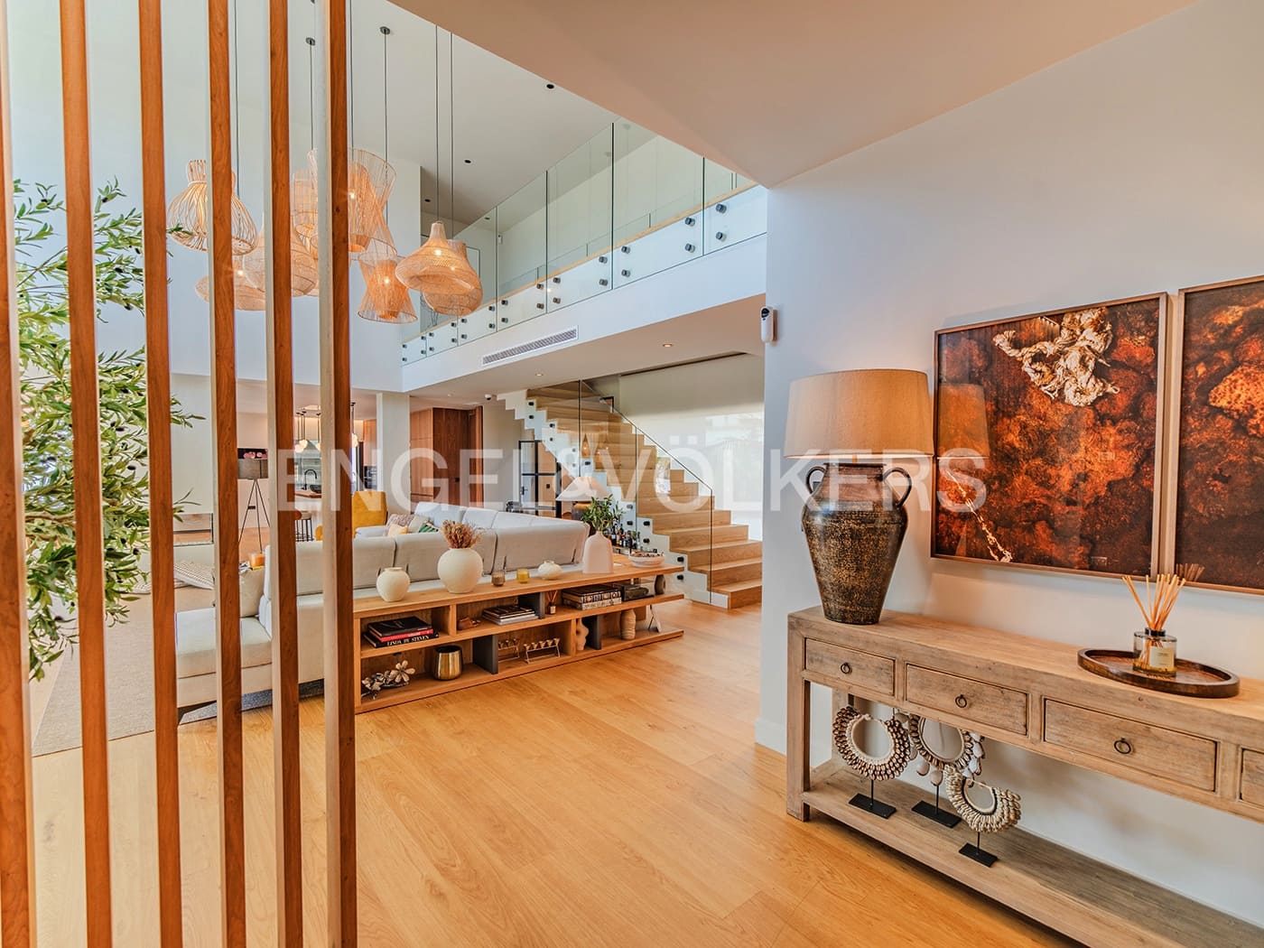 Villa for sale in Alicante / Alacant city with pool garage - € 2,650,000 (Ref: 9033212)