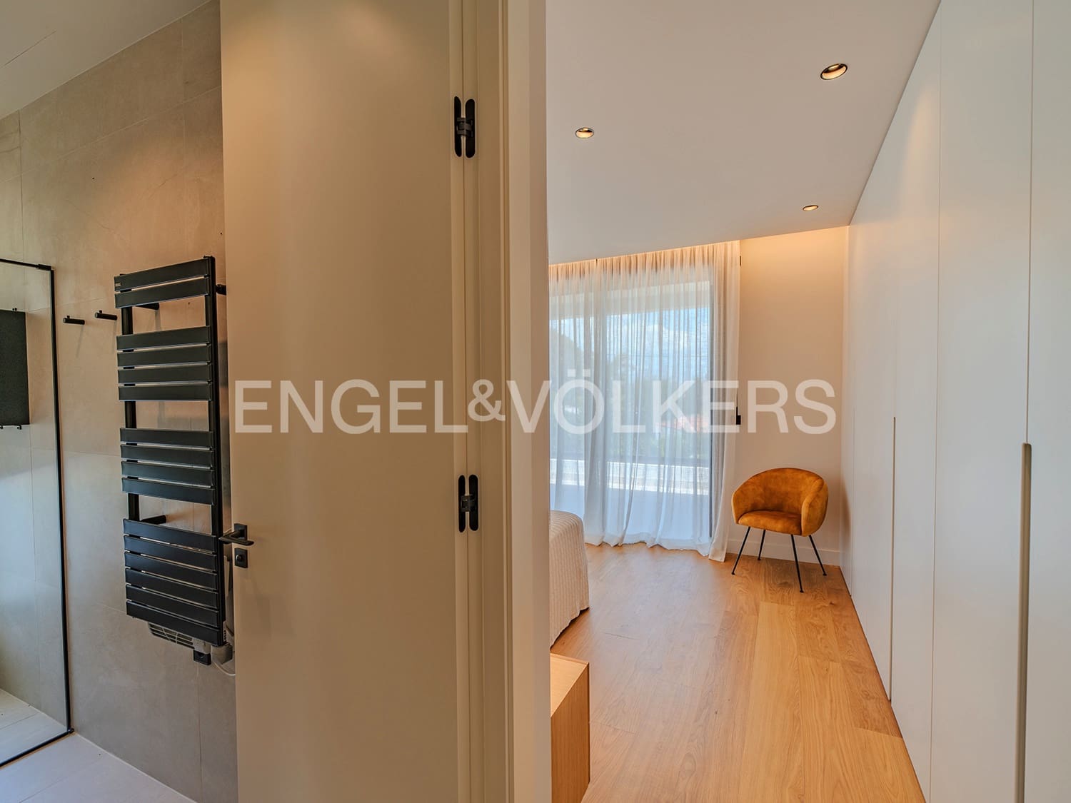 Villa for sale in Alicante / Alacant city with pool garage - € 2,650,000 (Ref: 9033212)