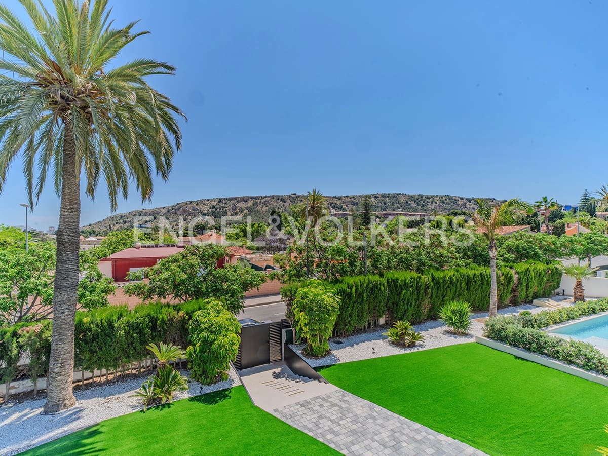 Villa for sale in Alicante / Alacant city with pool garage - € 2,650,000 (Ref: 9033212)