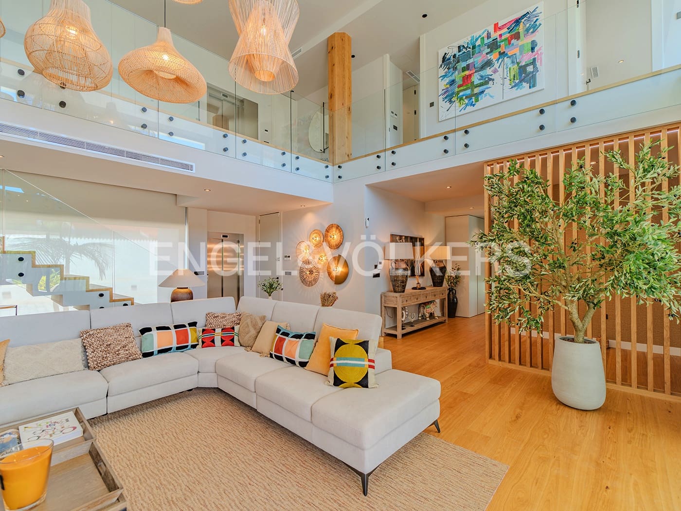 Villa for sale in Alicante / Alacant city with pool garage - € 2,650,000 (Ref: 9033212)