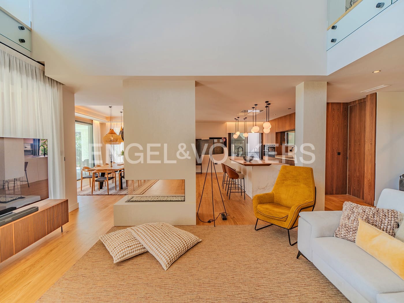 Villa for sale in Alicante / Alacant city with pool garage - € 2,650,000 (Ref: 9033212)