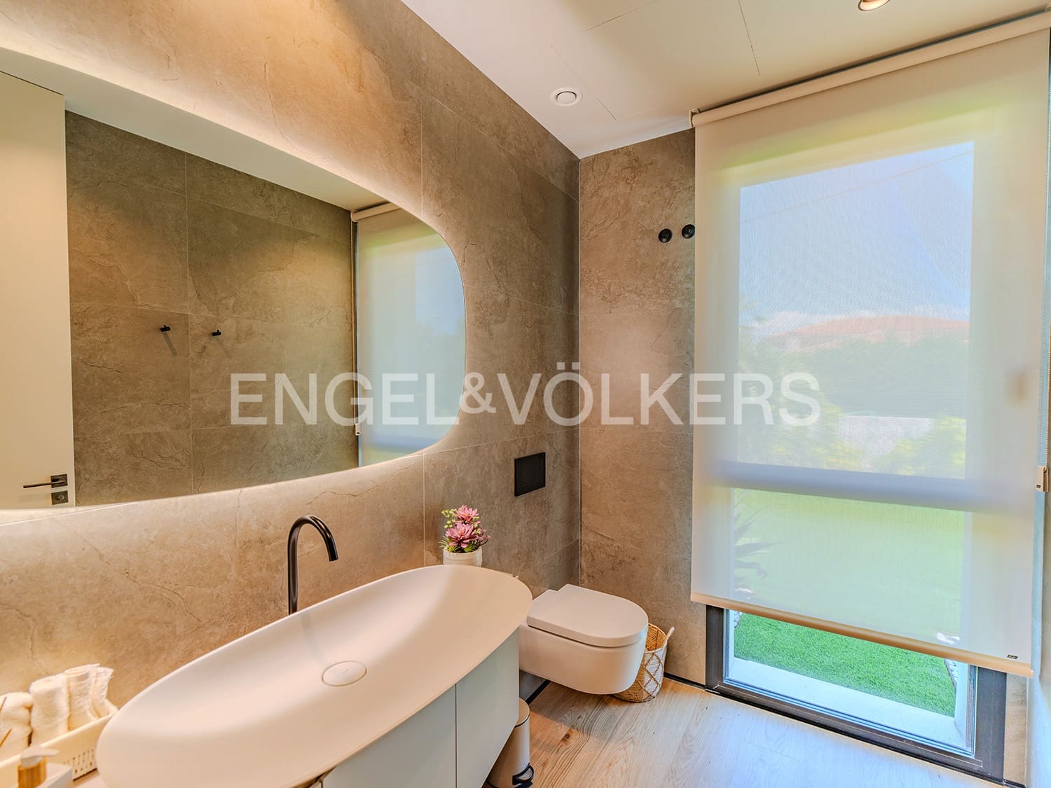 Villa for sale in Alicante / Alacant city with pool garage - € 2,650,000 (Ref: 9033212)