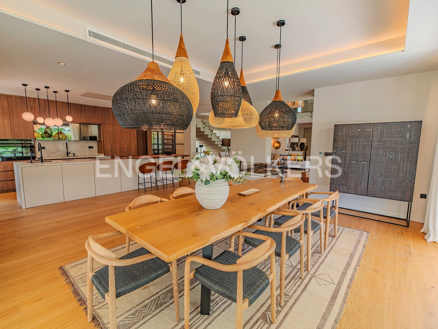 Villa for sale in Alicante / Alacant city with pool garage - € 2,650,000 (Ref: 9033212)