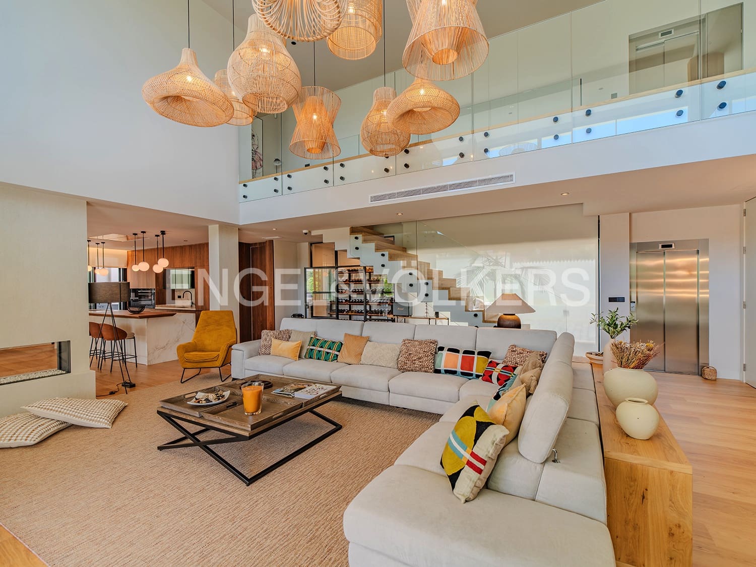 Villa for sale in Alicante / Alacant city with pool garage - € 2,650,000 (Ref: 9033212)