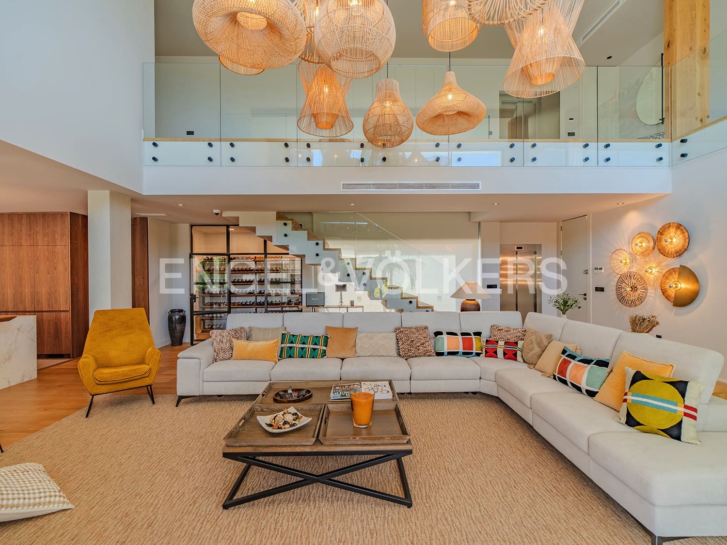 Villa for sale in Alicante / Alacant city with pool garage - € 2,650,000 (Ref: 9033212)