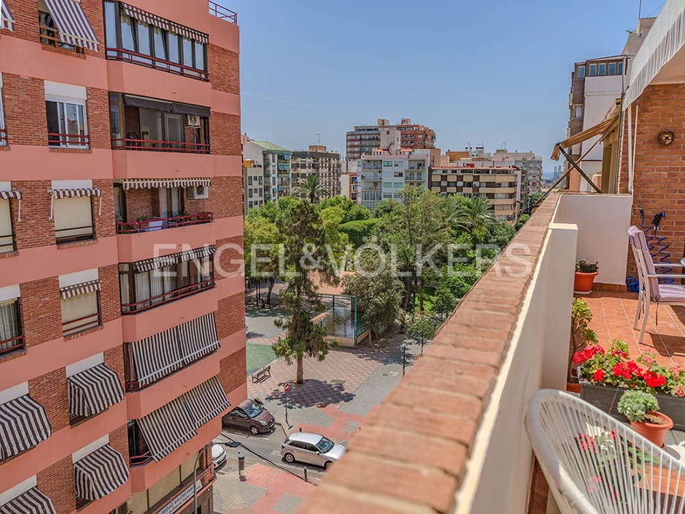 3 soveværelse Penthouse til salg i Alicante by med garage - € 490.000 (Ref: 9051809)
