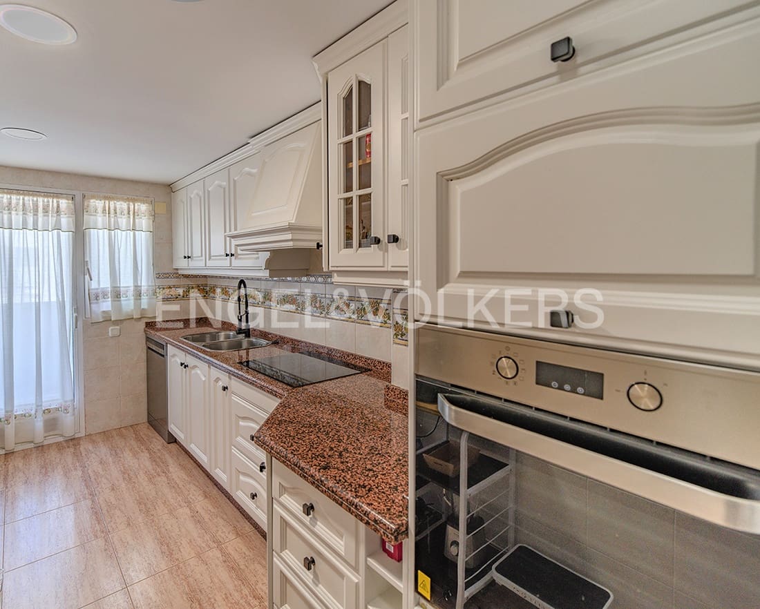 3 soveværelse Penthouse til salg i Alicante by med garage - € 490.000 (Ref: 9051809)