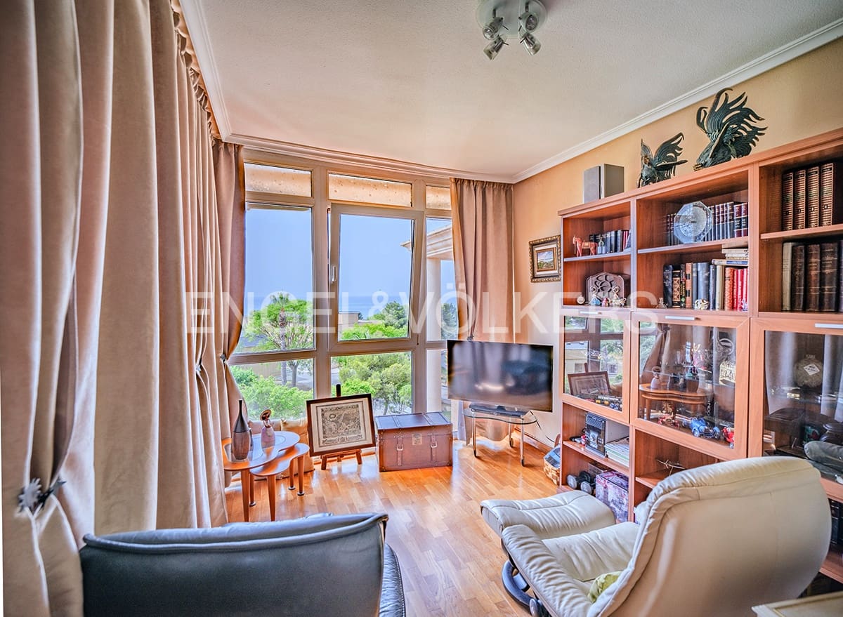 5 soveværelse Semi-Rækkehus til salg i Alicante by med swimmingpool garage - € 940.000 (Ref: 9082762)