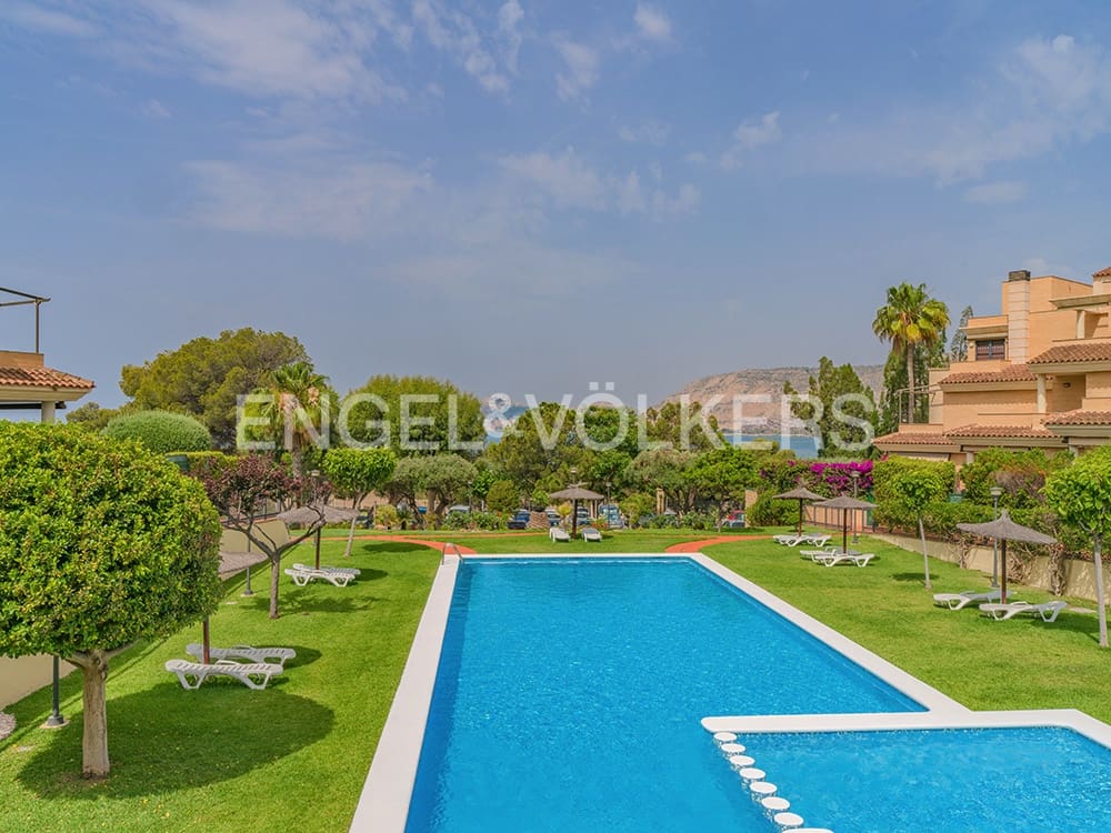 5 soveværelse Semi-Rækkehus til salg i Alicante by med swimmingpool garage - € 940.000 (Ref: 9082762)