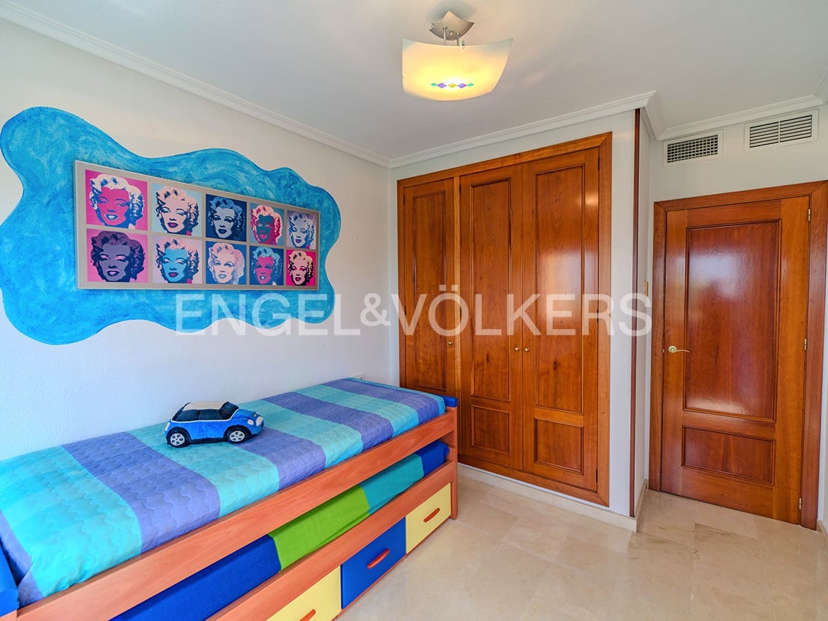 5 soveværelse Semi-Rækkehus til salg i Alicante by med swimmingpool garage - € 940.000 (Ref: 9082762)