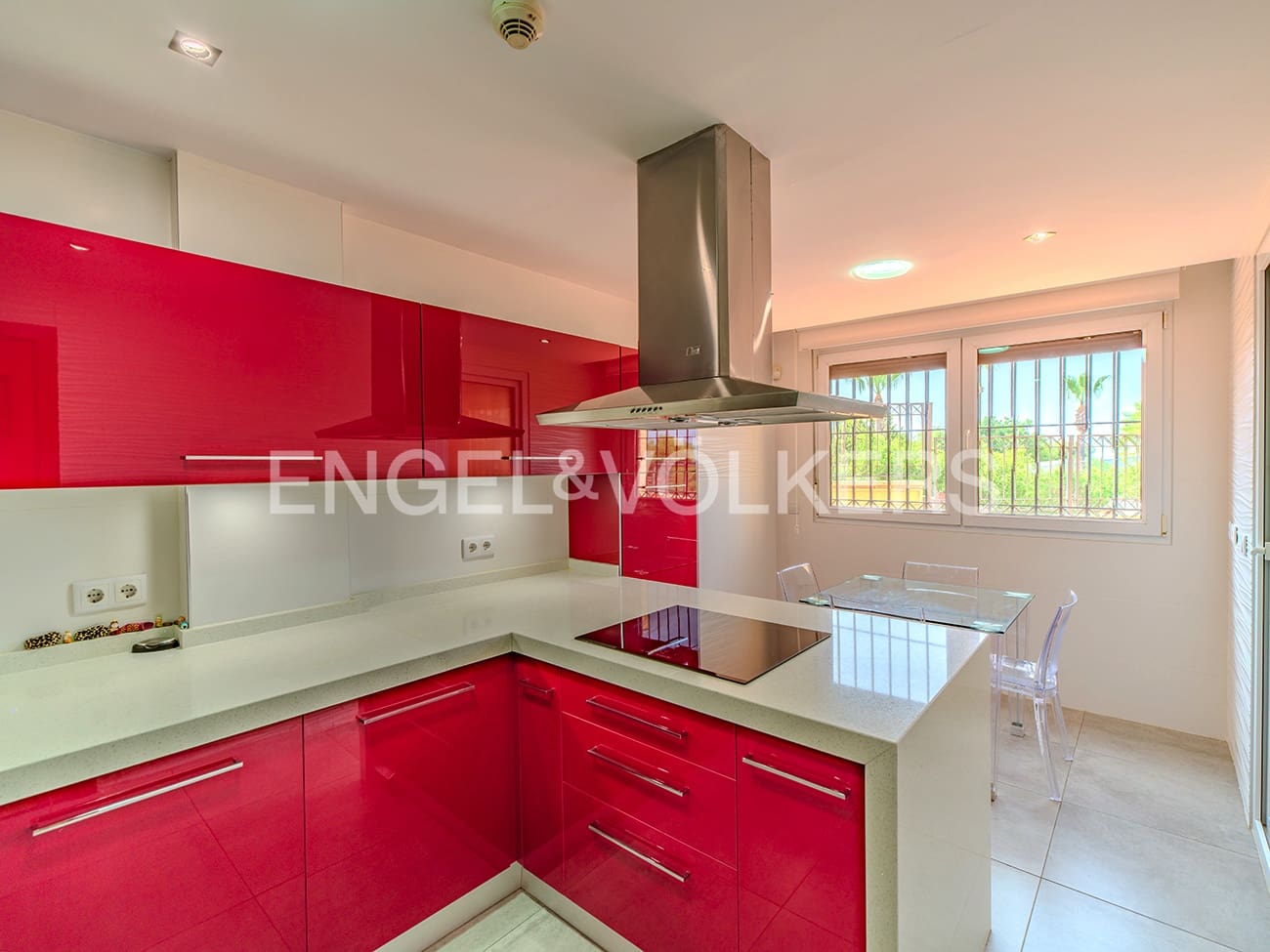 5 soveværelse Semi-Rækkehus til salg i Alicante by med swimmingpool garage - € 940.000 (Ref: 9082762)