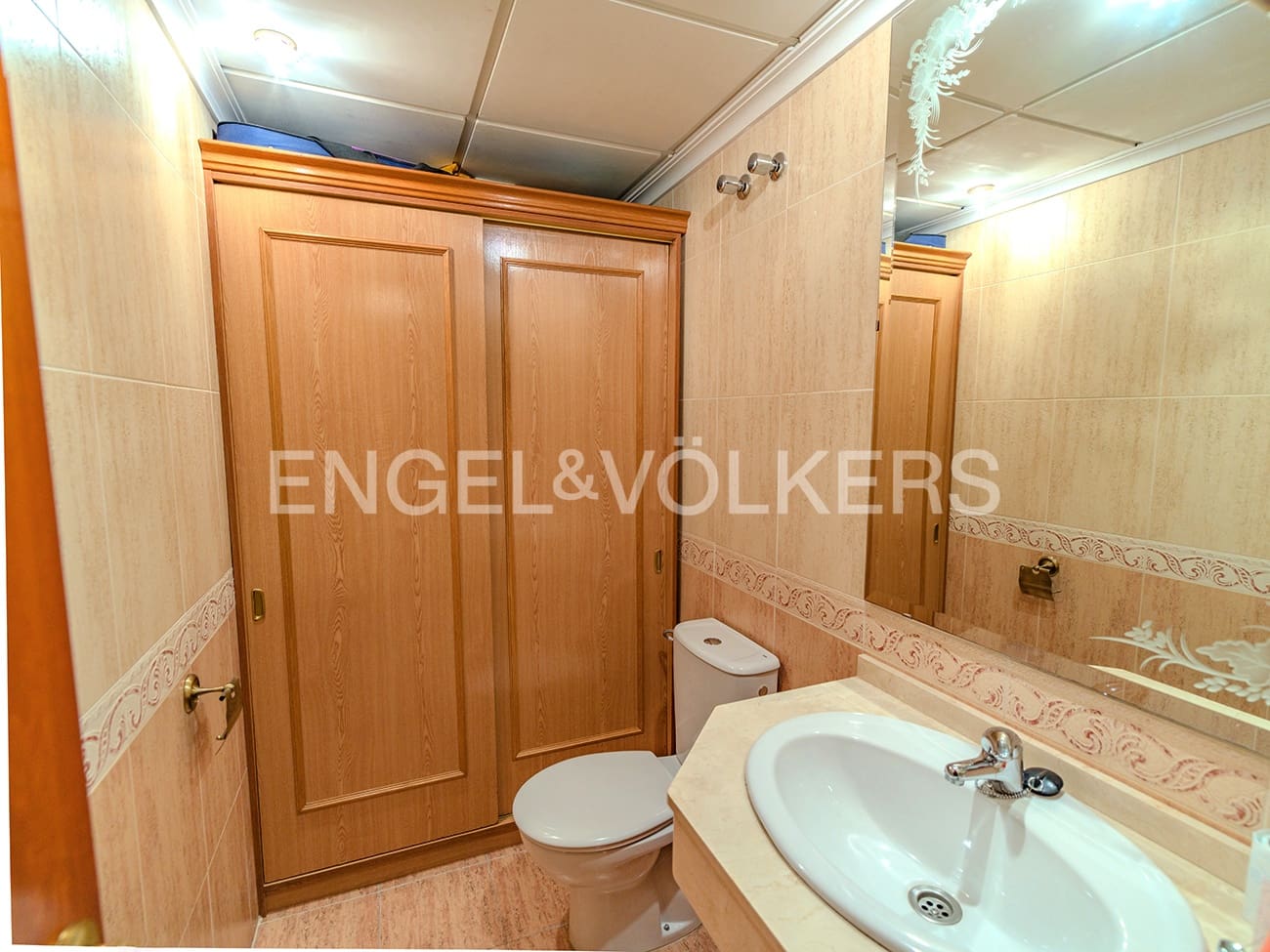 5 soveværelse Semi-Rækkehus til salg i Alicante by med swimmingpool garage - € 940.000 (Ref: 9082762)