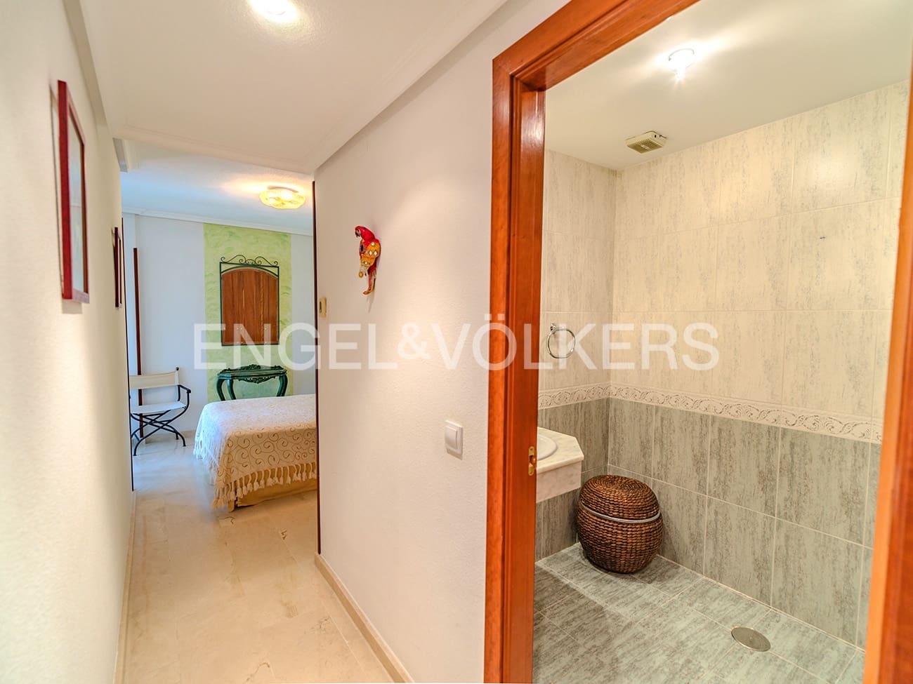 5 soveværelse Semi-Rækkehus til salg i Alicante by med swimmingpool garage - € 940.000 (Ref: 9082762)