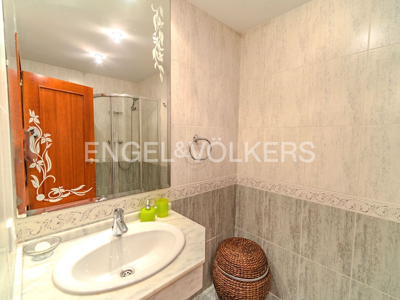 5 soveværelse Semi-Rækkehus til salg i Alicante by med swimmingpool garage - € 940.000 (Ref: 9082762)